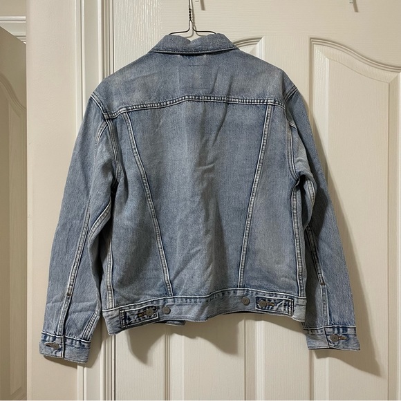 Levi’s Denim Jacket - Picture 2 of 5